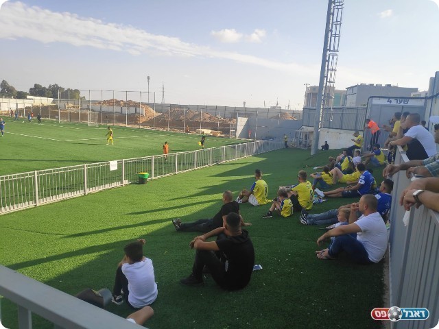 הקהל המאוכזב לקראת סיום המשחק (אביחי דלאל)